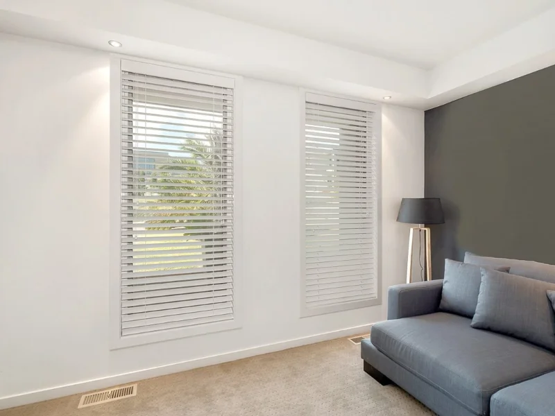 Custom Venetian blinds for windows in Dubai