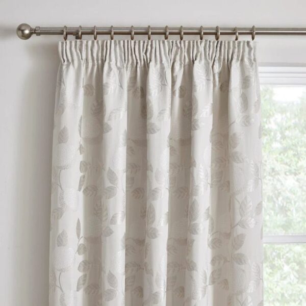 Top Header Showing Pleat Stitching And Curtain Fall