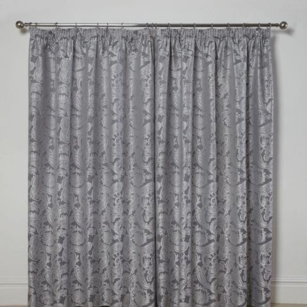 Duchess Silver Lined Velvet Curtains - Image 3